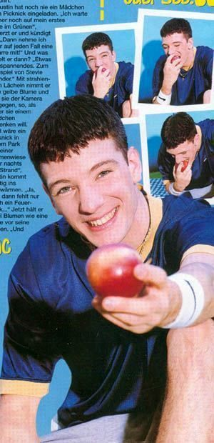 SYNCgyrl's tweet photo. 🍎In honor of National Apple Day today, make sure to pre-save and pre-order Playing With Fire by @JCChasez https://t.co/1OD6ijCcFe #JCCHASEZISCOMING https://t.co/jASanGEsrF