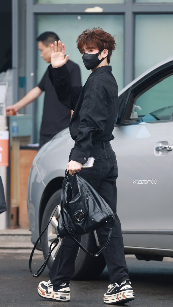 lukkana851's tweet image. น้องนายทำงานหนัก อย่าลืมรักษาสุขภาพด้วยนะคะรับ

#CallMeByFireS4
#นายท่านกรชิต #高卿尘 
#GaoQingchen​ #Nine