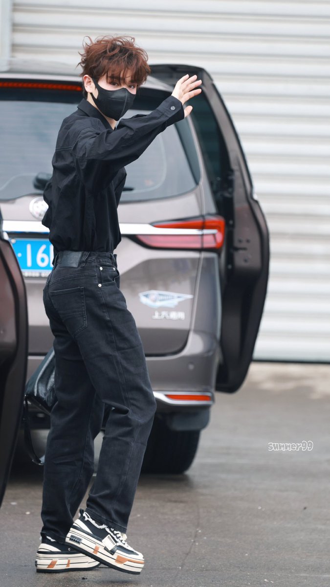 lukkana851's tweet image. น้องนายทำงานหนัก อย่าลืมรักษาสุขภาพด้วยนะคะรับ

#CallMeByFireS4
#นายท่านกรชิต #高卿尘 
#GaoQingchen​ #Nine