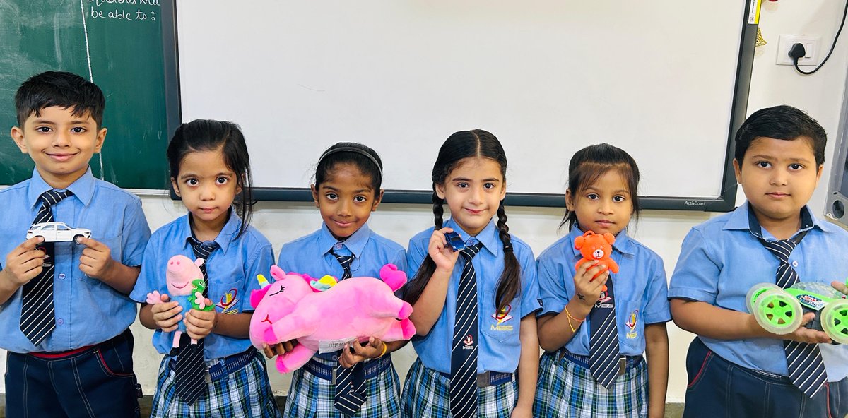 SchoolMbs's tweet image. #showandtell #activitytime #grade1