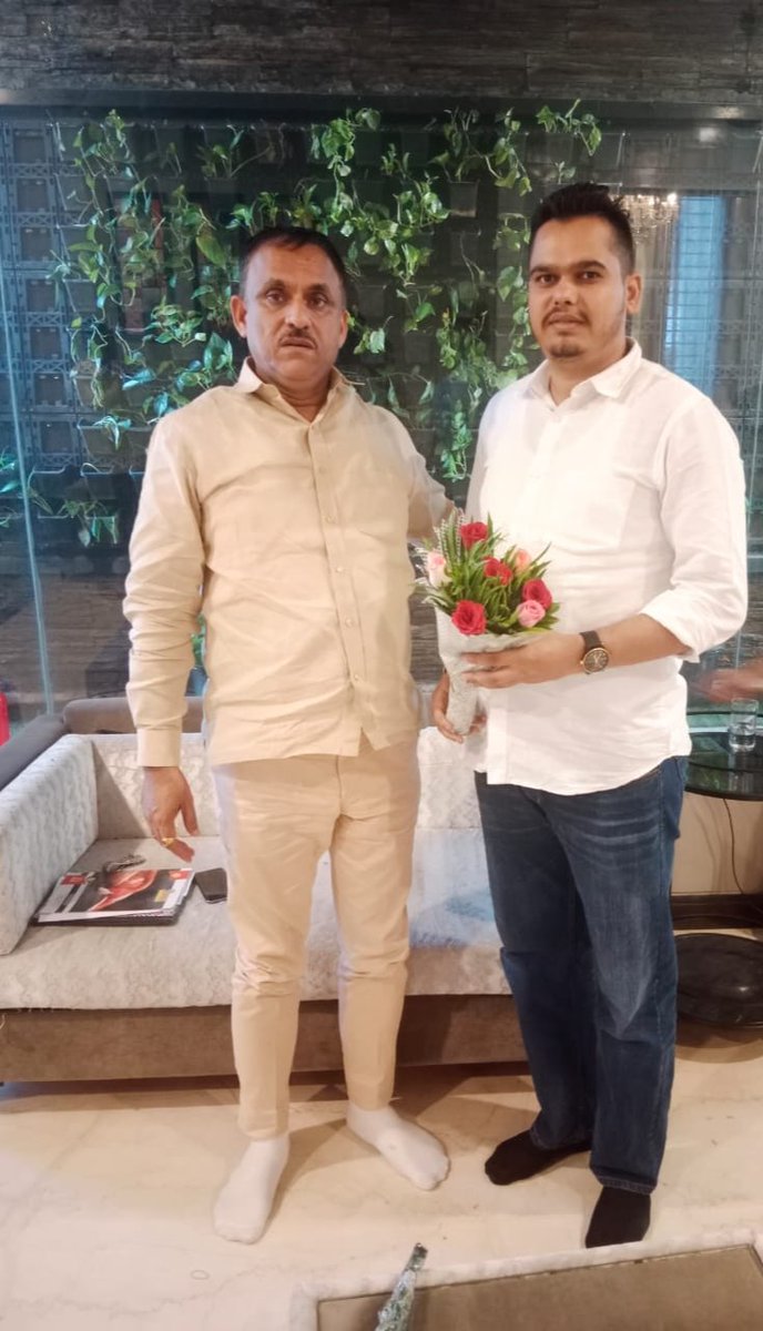 विप्र सेना के प्रमुख व ब्राह्मण समाज के शिरोमणि आदरणीय बड़े भाई साहब @SunilTiwariSena जी को जन्मदिन की हार्दिक शुभकामनाएं।
@SunilTiwariSena 
<a href="/VipraSena/">Vipra Sena</a>