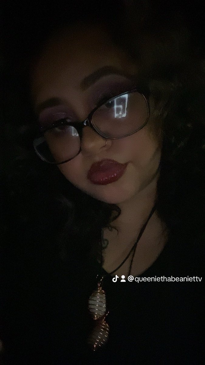 Qu33en_bean tweet media