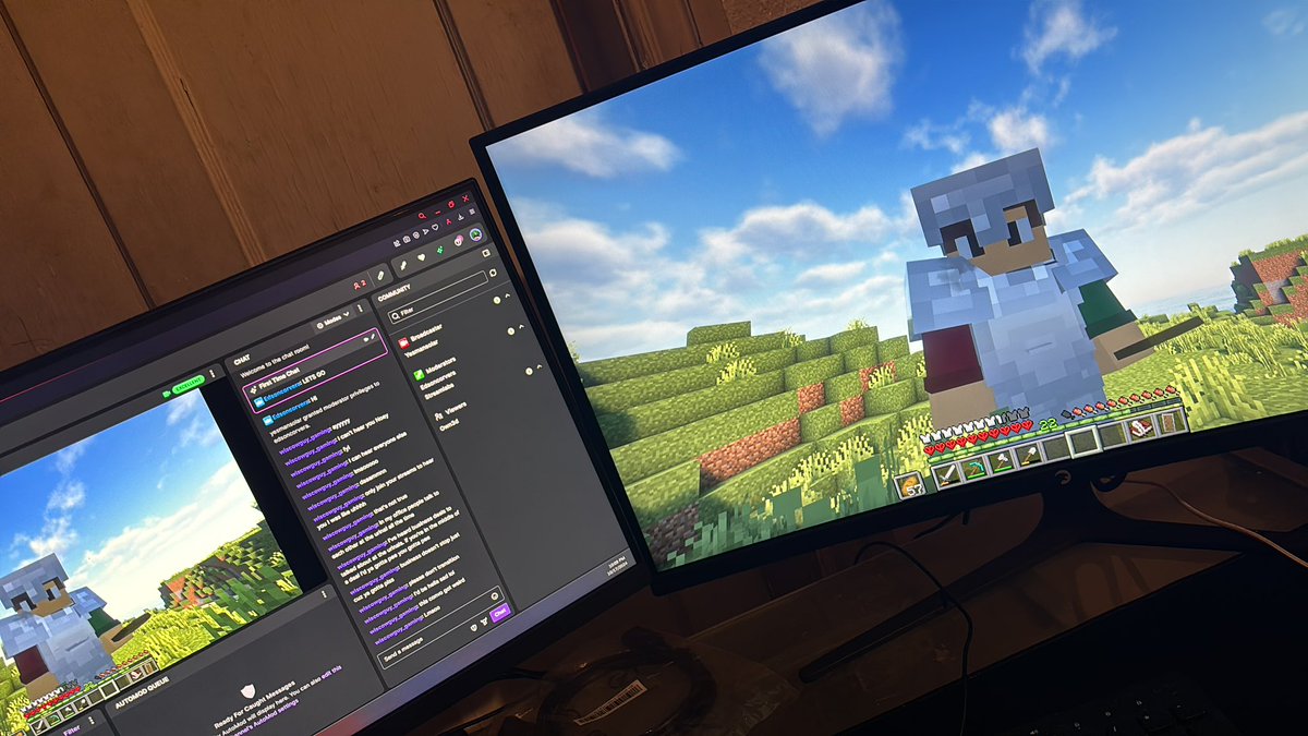 SolarTheYeen's tweet photo. streaming #Minecraft on #twitch
come and watch 😳😳

https://t.co/qRXSQN304M https://t.co/kuxKxGKdwz