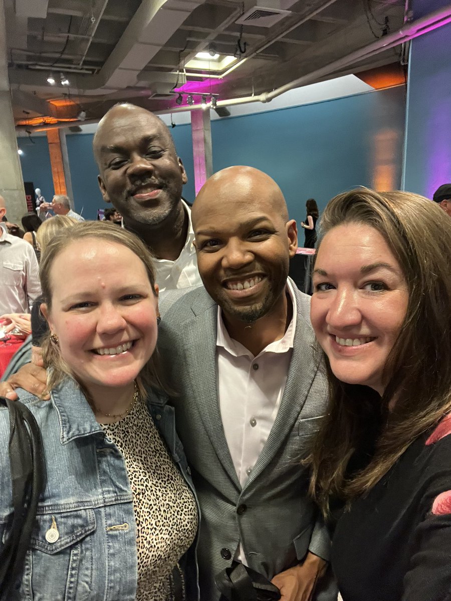 AmandaHarnocz's tweet photo. Who doesn’t love celebrating the #bestofcle? Great party @ClevelandMag 

@denisep @npaige @cherylwrites @BBakerJNP https://t.co/vsO4eXx9h5