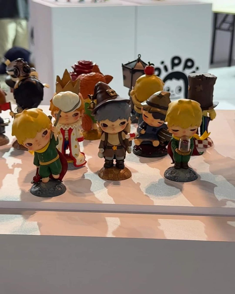 กล่องจุ่มคอลใหม่ของแทร่ จะเป็นลม น่าร๊ากกก
HIRONO x LE PETIT PRINCE 🌹

ติดตามการสั่งซื้อได้ที่
🧡 s.shopee.co.th/1LNAxuctDI
💙 s.lazada.co.th/s.qL2gg?cc

#hirono #popmartth #popmartthailand