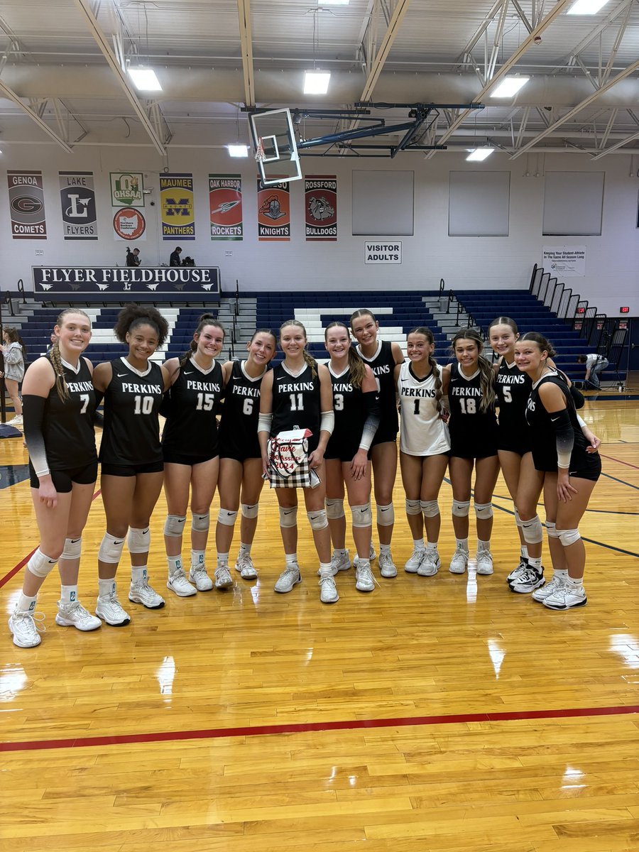 PerkinsVball's tweet photo. Another milestone 🚨 

Congrats to FRESHMAN setter Braelyn Davie on 500 assists in her first season 🏐🏴‍☠️ The future is bright kid!! 

Also, senior Avery Baker earned her 500th dig tonight as well 🤩 https://t.co/ZaC97vl2e7