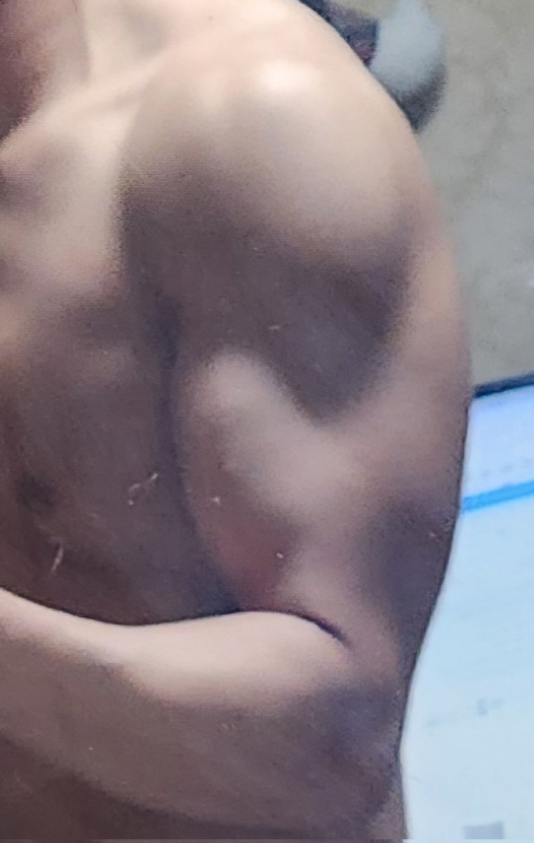 푸쉬업 100개 하고 찍음 ㅋㅋㅋㅋㅋ
평상시에 이정도면 좋겠다.. 😢