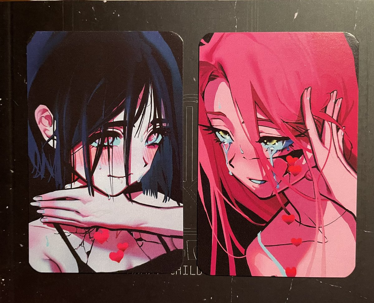 StillAlive_0's tweet photo. Here are better pics of the AlienStage photocards since I keep seeing blurry photos going around and people wanna analyze them https://t.co/8UCaXkOjly