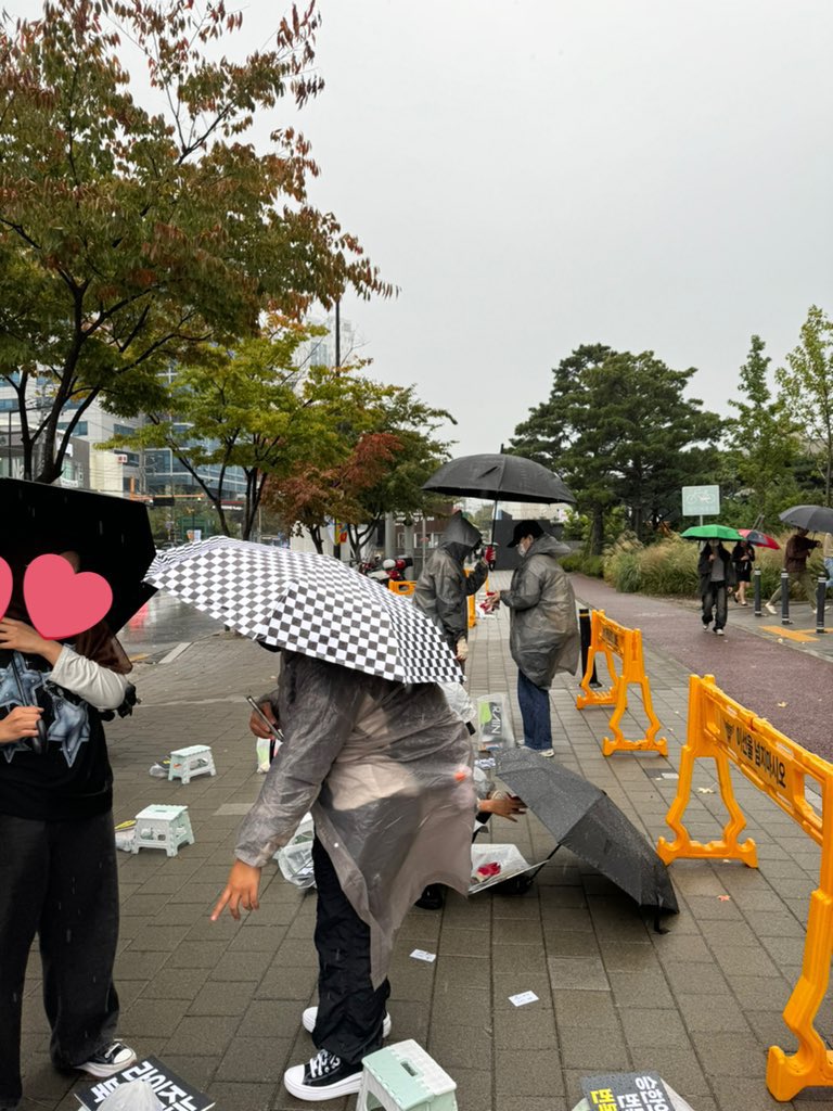 seunghan_daily's tweet image. The protest is going to start now

#JUSTICE_FOR_SEUNGHAN
#UnfairExit_Seunghan 
#SMSupportsBullying
#SM_쓰레기