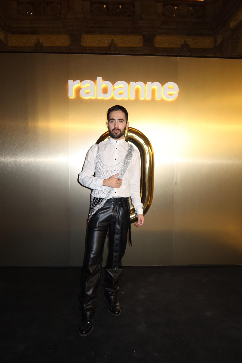 BOOKAgencyMX's tweet photo. 🌟🤩🖤#MillionGold | Ariana Saavedra, Juan Pablo Álvarez & Israel Capetillo x @PacoRabanne | #rabanne | #MillonGoldHer | #BOOKPR
.
.
.
#BOOKAgengyMx #BOOKAgencyMéxico #TalentoBOOKPR #BOOKPRcreators #BOOKPRKOLs https://t.co/e9pHm94GUg
