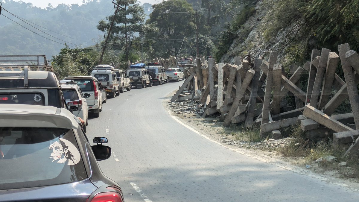 RitwikM90's tweet photo. Reused railway concrete sleepers as guardrails @Kurseong #Reduce_and_reuse https://t.co/obkLsXnbDg