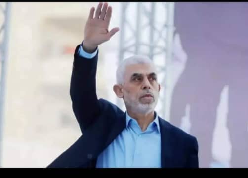 بإستشهاد هذا المغوار والمناضل الجسور #يحيى_السنوار على يد الألة الصهيو.. نية وبهذه الطريقة الفدا ئية، يؤكد أننا نعيش في زمن الأبطال.
فما يحدث اليوم في فلسطين كفيل بأن يصنع جيلا مقاوما من الأبطال العظماء.
#يحيى_السنوار