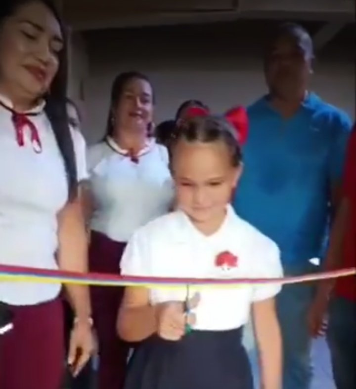 PATRONA ABRAZO REBELDE @PatronaRBD tweet media