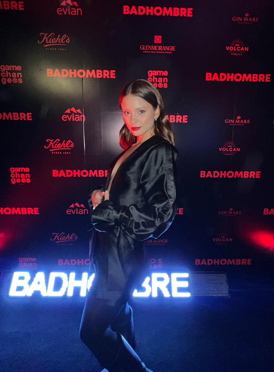 BOOKAgencyMX's tweet photo. GAME CHANGERS ‼️ @badhombremag_ | Ariana Saavedra ❤️🔥🖤🩶 | #BOOKPR
.
.
.
#BOOKAgengyMx #BOOKAgencyMéxico #TalentoBOOKPR #BOOKPRcreators #BOOKPRKOLs #BADHOMBRE #BADHOMBREmag https://t.co/yRhhr3JMQY