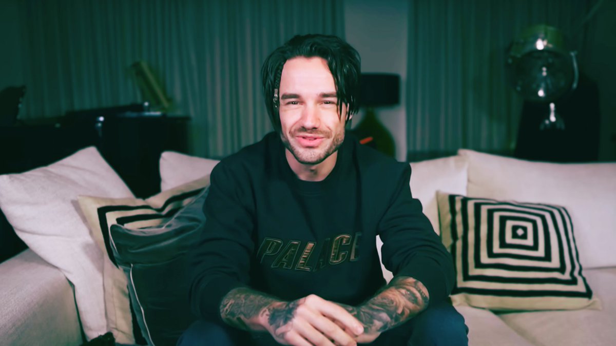 Trendy_Matter's tweet photo. Just 2 days before his untimely death, #LiamPayne's ex fiance had been on a podcast where she said he had told her he "wasn't going to be around much longer."

Though the 23-year-old says she had tried ot get him help before, Payne had turned her down. 
#OneDirection #HarryStyles https://t.co/5Luruvhm2Q