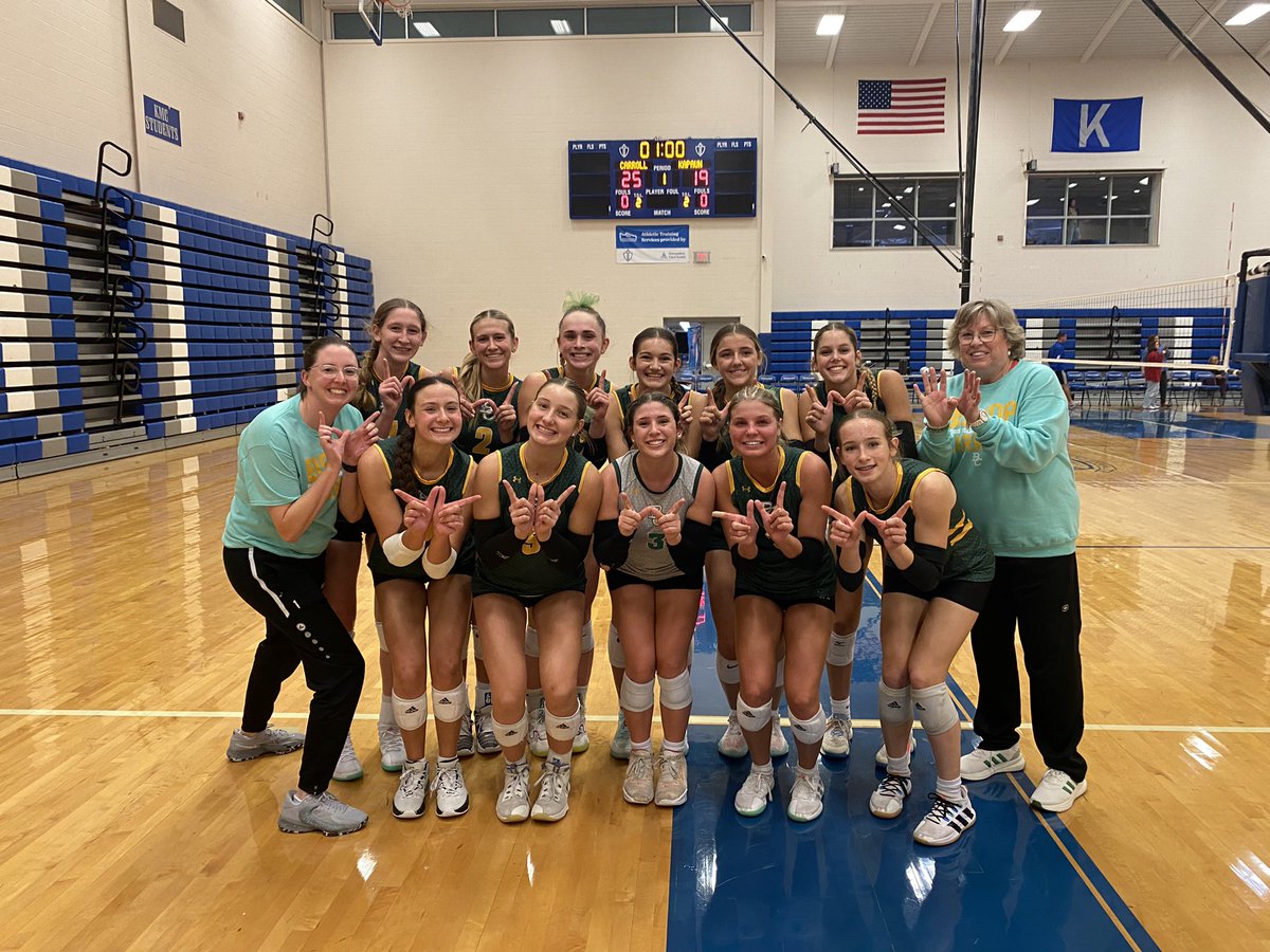 BCCHS_vball's tweet image. Great night of volleyball! Varsity brought home the City League Title! Freshmen &amp;amp; JV also swept 🧹 Thank you to all who came and support! 🦅 #BCVB #HolyWar