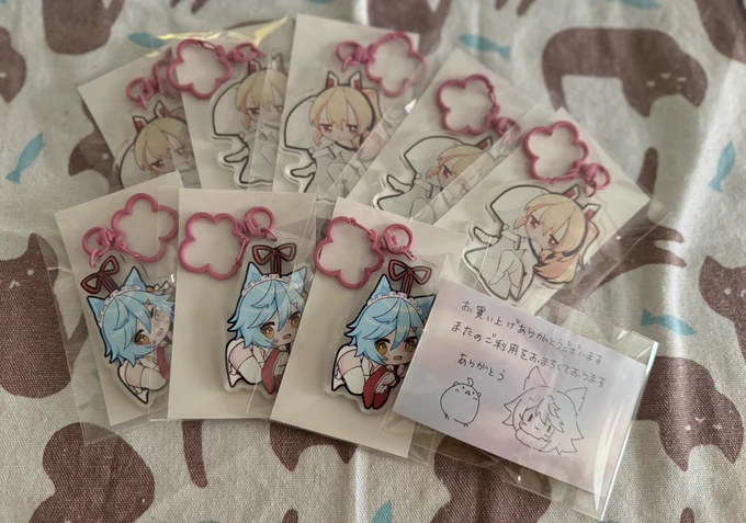 内職おわりー・:*+.\(( °ω° ))/.:+次からてんきゅカードも一緒に作ろう。手描き大変すぎるwちょうど名刺も切らしてて新しいの作りたいしな。18時頃からBOOTHで公開しますね! 