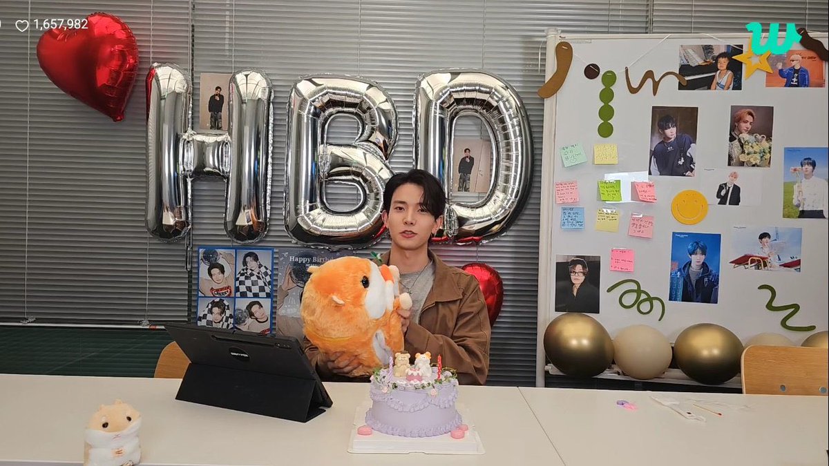 Heesuegn's tweet photo. Birthday crumbs! At least I survived to face another amazing year in my life. https://t.co/sTy0GjAZcJ