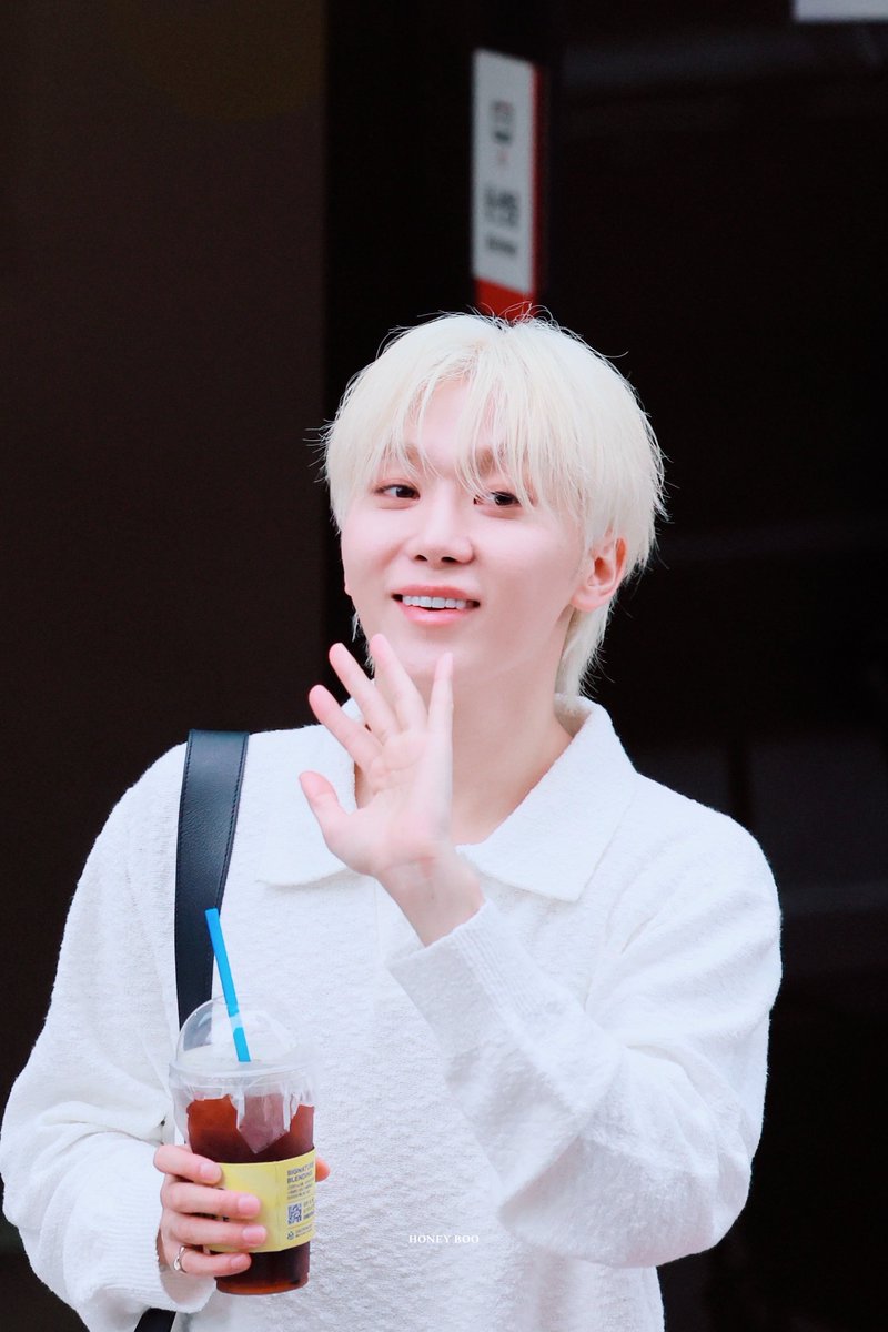 yeoboo0116's tweet photo. 241018

🤍🤍

#승관 #부승관 #SEUNGKWAN #スングァン #세븐틴 #SEVENTEEN https://t.co/ssE2TZAD93