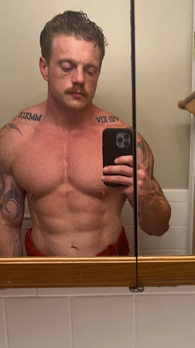 Itstha_benz's tweet photo. I been sorta crushing it lately! That’s how it started vs where I’m at now https://t.co/FB3KP0XgSe