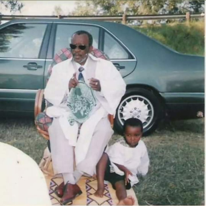 OkaBhesheni's tweet photo. "Isibongo sami asingivumeli ukuthi ngizonde umuntu kaNkulunkulu, umuntu wakwaShembe nje akavumelekile ukuzonda".
#MVShembe #uThingolwenkosazana #Shembe4 https://t.co/YqLFAiIbkD