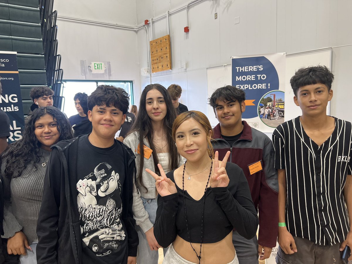 CattroneCHS's tweet photo. 💚💛 I brought some of my amazing Bilingual Ambassadors &amp; ELD 1 students to attend Concord High’s incredible college and career fair together! Students helped to translate in Arabic, Dari, Pashto, Russian, &amp; Spanish. My students gave me permission to post #MDUSDProud #CHSBears 🐻 https://t.co/EunKsWyGuK