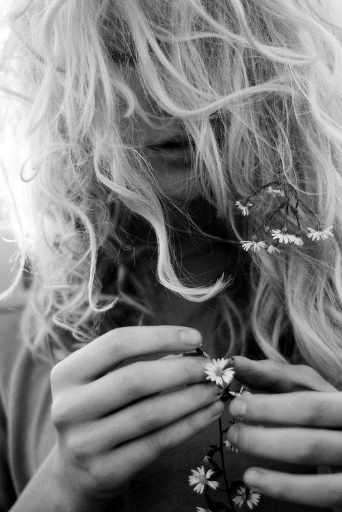 #PensieroDelMattino 
La felicita’ è accorgersi  che le cose belle continuano ad accadere  e che anche il cuore germoglia e fiorisce in un‘ora non stabilita.🍁
~Rosita Matera ~

#BuongiornoATutti ☕
#18Ottobre