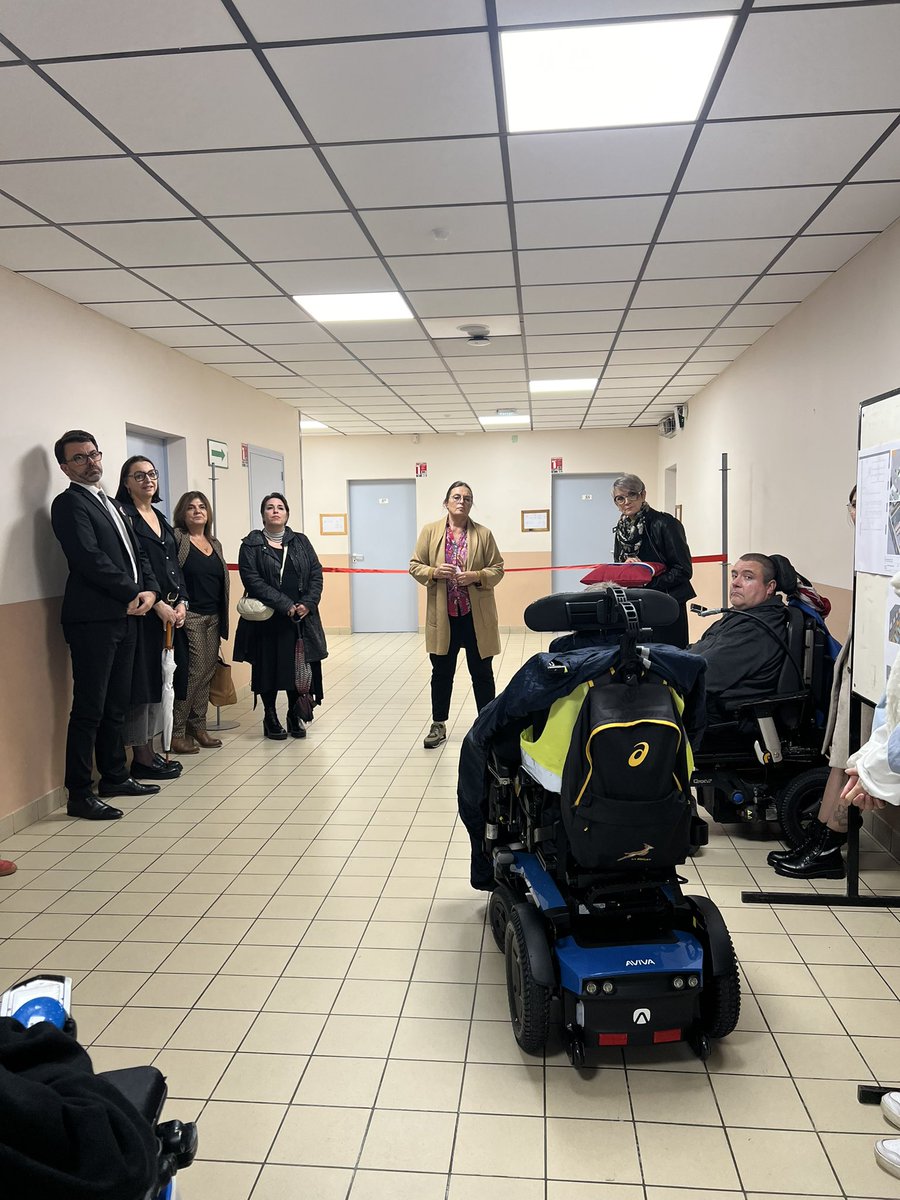 Après quelques travaux, enfin l’inauguration des salles de notre pôle Service à la personne.
À domicile ou à l’hôpital, les élèves disposent des conditions réelles pour mieux apprendre. Un grand merci aux équipes et partenaires qui ont permis la réalisation de ces rénovations.