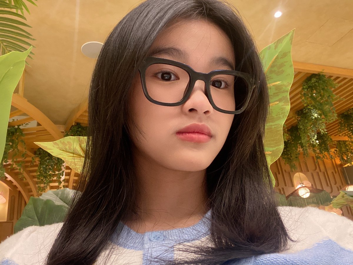 CErine_JKT48's tweet photo. #DiesVenErine nya liat IG https://t.co/17YHKpoNQ2