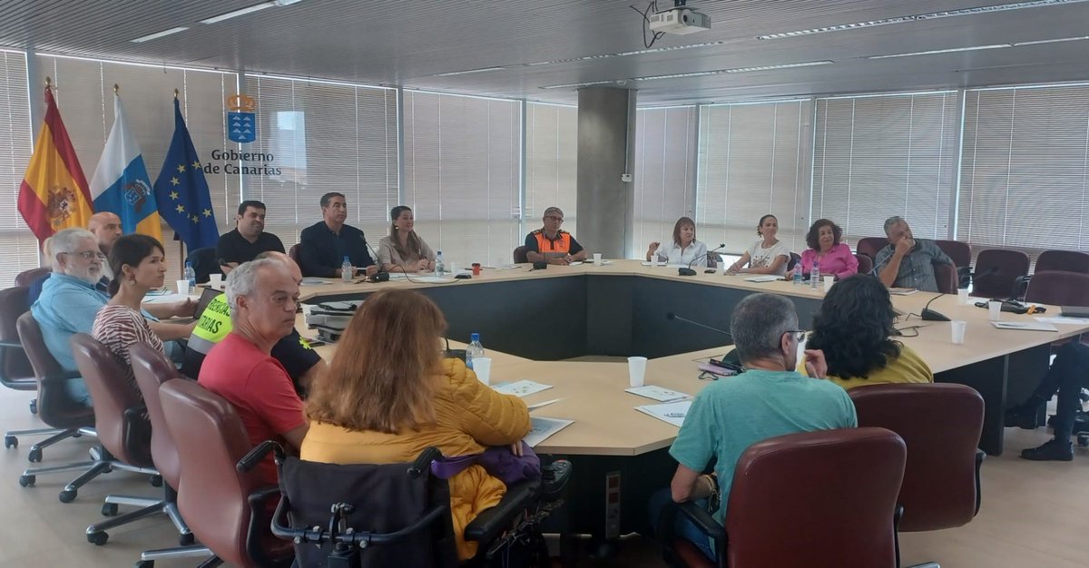 VoluntariadoCan's tweet photo. 🤲🏽Canarias reformará la actual Ley de Voluntariado para adaptarla a la realidad social y dar cabida a nuevas formas de participación voluntaria.

➡Así lo avanzó el viceconsejero @FrancisCandilG en la Comisión intersectorial celebrada esta semana.

+info🔎
https://t.co/UQuaLfzZLj https://t.co/VviujpCBJA
