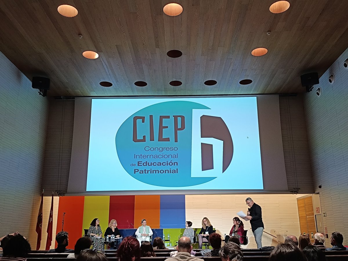 adi! <a href="/AIEtxeberria/">Alex Ibañez Etxeberria</a> pasando lista el último día de #CIEP6. esto se acaba #EDPatrimonial