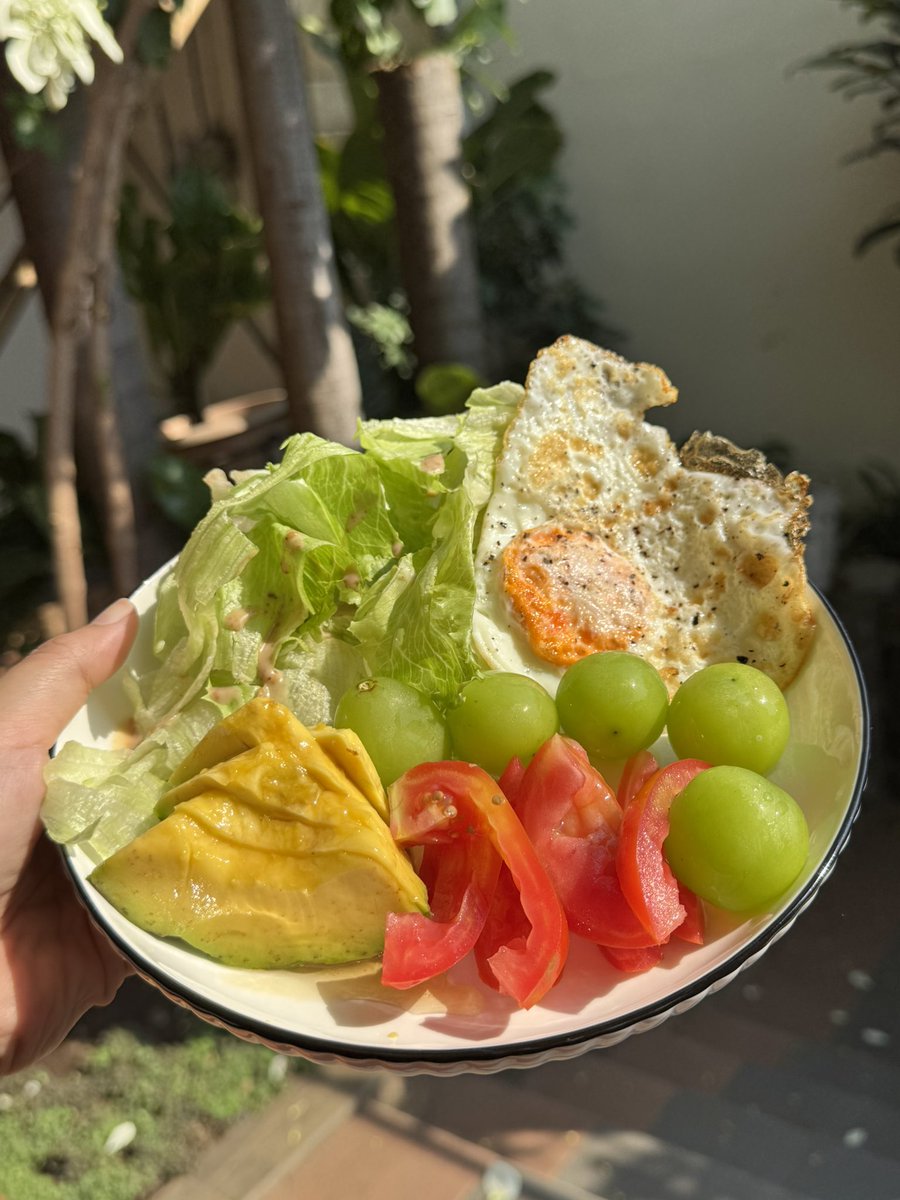 lovoti's tweet photo. Brekfast mandatory 2 minggu ini, so happy🍅✨ https://t.co/wyBLrc6V9L