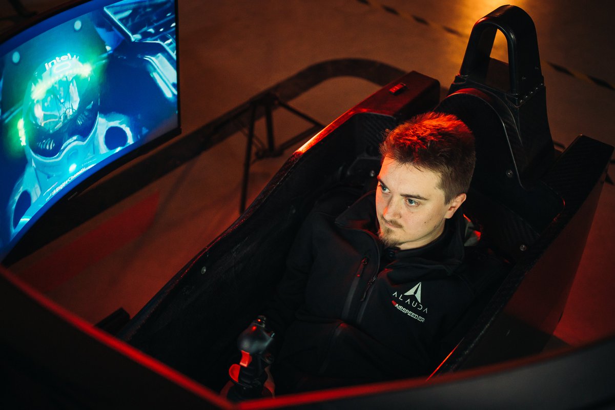 AirspeederHQ's tweet photo. It's #Friday! 
The @AlaudaAero crew had a play on the official @AirspeederHQ game - @CelerosGame
Which of your friends would you race against? Tag them in the comments below!  🚀🏁 

#FutureOfRacing #SteamGames #eSports #Airspeeder
#Celeros #FlyingCarPilots #AlaudaAeronautics https://t.co/eFJxsN9buX