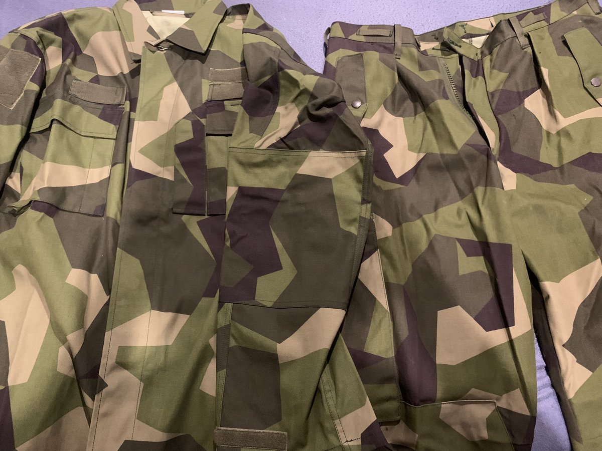 Firkiin's tweet photo. Got an ALICE pack frame and kidney pad to secure it better. Also a DPCU helmet cover for the ECH. Did order a PASGT version but it still works.

A Swedish M90 uniform.

3-colour desert 100 round SAW pouch and two more ALICE canteen covers.

And a pack of Iraqi Most Wanted cards! https://t.co/DhxlcBKsPv
