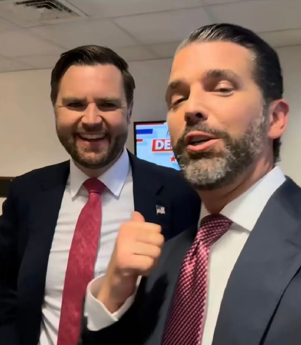 PeterWMurphy1's tweet image. Is #AmericanPsycho2 in production? #TrumpIsWeird #VanceIsWeird #USPolitics