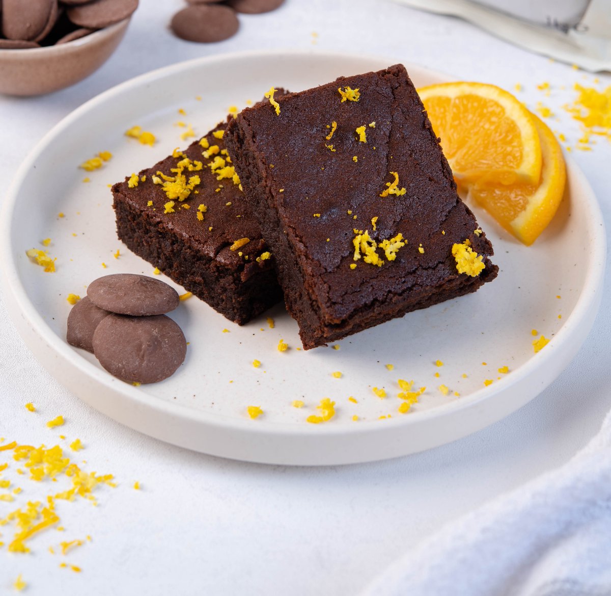 Recipe Friyay 🥳
Vandaag hebben we een lekker recept van Zùsto om van te smullen. Een echte herfstverwennerij van chocolade met een vleugje sinaasappel, zonder toegevoegde suikers. 
zoetstoffen.nl/recepten/sinaa…

#chocolate #brownie #herfst #genieten #food #zoetstoffen #gezond #nospon