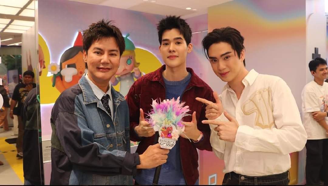 TEeInMyHeart1's tweet photo. FB: BANGKOK GOSSIP
บางกอกกระซิบวันนี้!
พาไปชมบรรยากาศงาน
"เฉลิมฉลองครบรอบ 1 ปี POP MART THAILAND" และพาไปเม้าท์กับเหล่าดาราเซเลบริตี้นักจุ่ม!
🕜 13.25 น. ช่อง 3
#TEeThanapon #ตี๋ธนพล
#first_parada
#กอสสิบกระซิบ #bangkokgossipch3 https://t.co/KCq0E3Qr0l