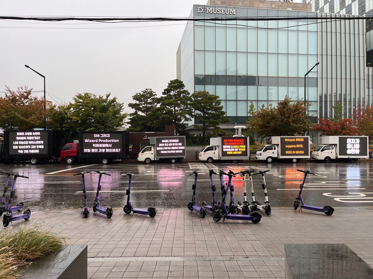 wonbinseok's tweet image. 📍CURRENTLY IN FRONT OF SM

PHOTO FROM OUR PROTESTORS ! WE'RE THIRD IN LINE!

🇵🇭 FILIPINO BRIIZE REPRESENTS !

THANK YOU EVERYONE 🧡

#JUSTICE_FOR_SEUNGHAN
#UnfairExit_Seunghan
#SMSupportsBullying 
#SM_쓰레기