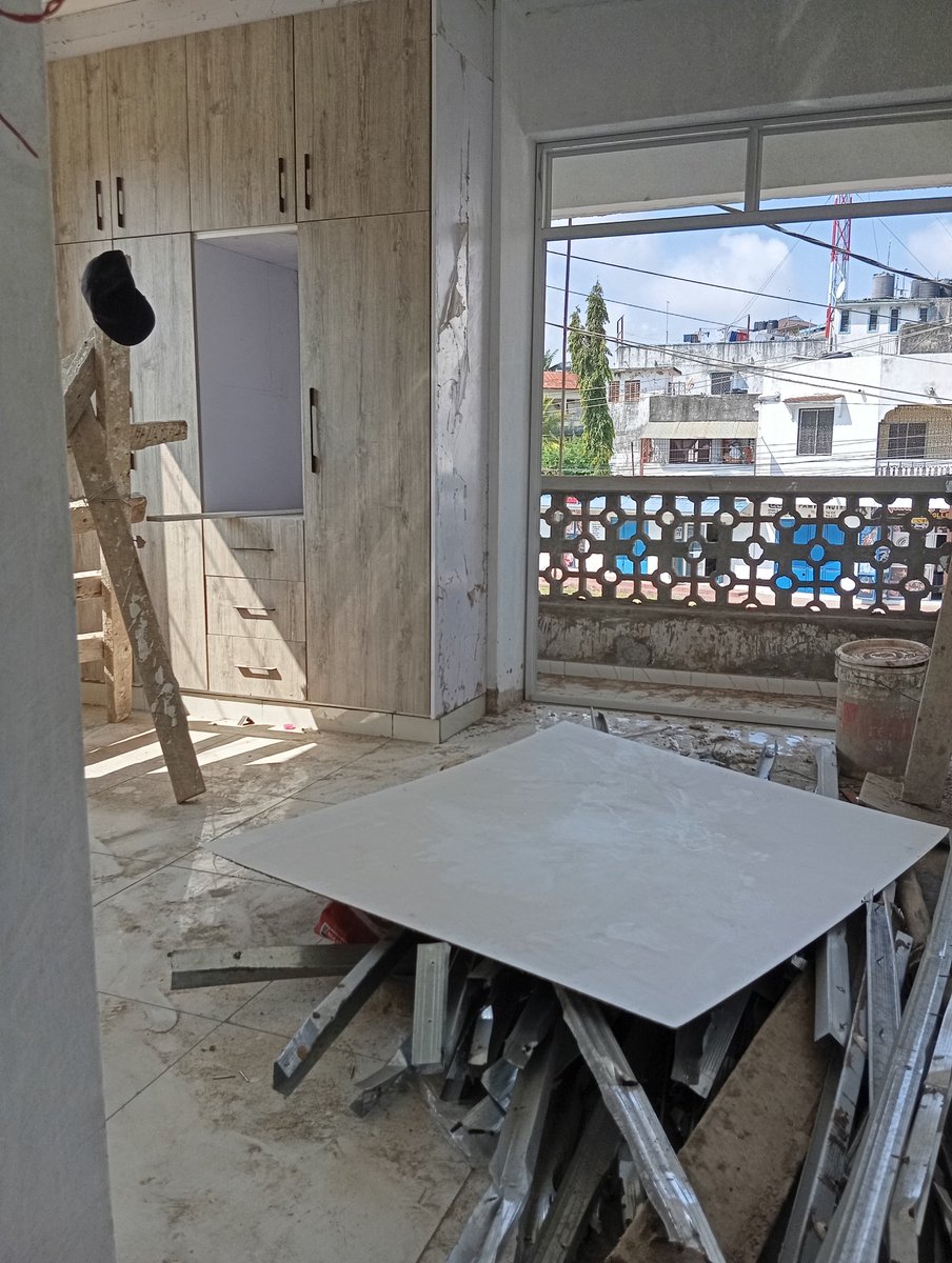 Jamjosconslnltd's tweet photo. A sneak peek of Floringi Apartments in Buxton.
Jamjos construction solutions builds more than just homes to fulfill all your dreams.
#buildinginkenya
#dreamhomes
#AffordableHousing
#constructioninprogress
#constructioninmombasa
#jamjosconstructionsolutions https://t.co/n680Jo8ink