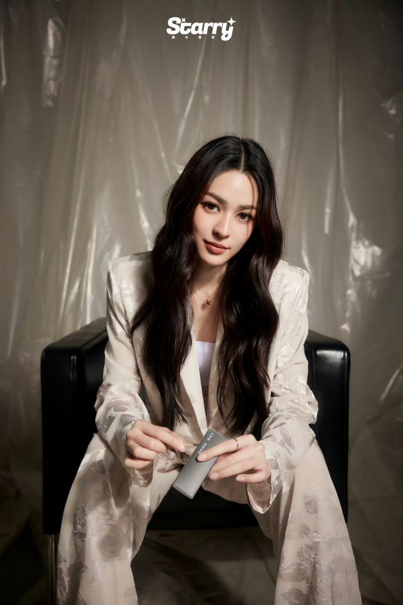 twpmeena's tweet photo. THE SMIRK, THE MATCH, THE POSE?£?_?_?_? https://t.co/NzNViAIhNy
