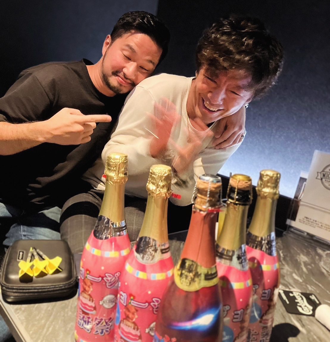 MICHIGAN1204's tweet photo. お���いありがとございます🥂

10月19・20日
✨✨ジョージ生誕祭✨✨
20日で誕生日を迎えます！
ぜひみなさんでお祝いしてください🥂
この日はテキーラ以外で、テキーラ以外で
お願いしますっっ！！！ https://t.co/slN9mX4Pwt
