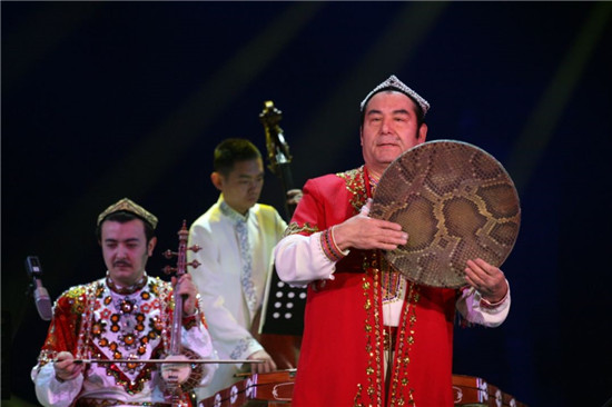 ChinaKaleido's tweet photo. #Xinjiang is well known for its beautiful melodies and the art of dances. People would enjoy themselves singing and dancing in their daily lives.
Rawap, Tanbur, Dombra, Dap... people of all ethnic groups play melodious music and sing about the beautiful life. #China https://t.co/njlQUhBclF