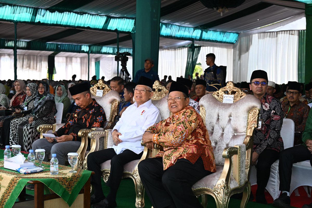 Meresmikan Universitas Darul Ma’arif (UDM) di Karangampel, Kabupaten Indramayu, Jawa Barat (Jabar). 

Dalam kesempatan tersebut saya menekankan bahwa lembaga pendidikan Nahdlatul Ulama harus terus membangun SDM yang tidak hanya paham agama, tetapi juga berperan dalam kemajuan