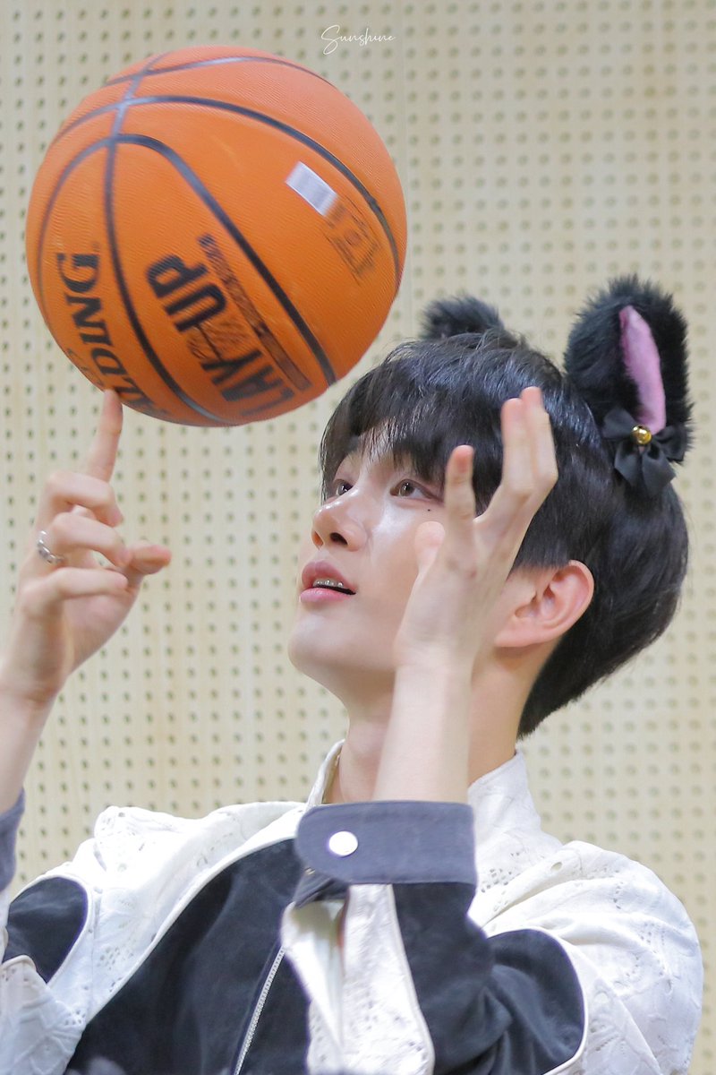 sunnmer_s2's tweet photo. 241011 에버라인
고양이, 농구에 도전
#DRIPPN #드리핀 #주창욱 https://t.co/aEekk9xHNs