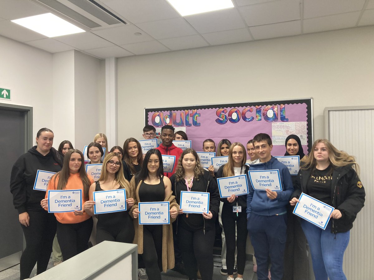 Delighted to be invited to deliver <a href="/DementiaFriends/">Dementia Friends</a> session to students in Health and Social Care @Mbr College - great that young people learning more about Dementia 
<a href="/GaryAPhilipson/">Gary Philipson</a> <a href="/Arthaus1989/">Arthaus Gallery</a>
