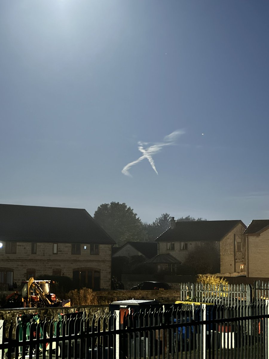 dombell1993's tweet photo. X owns the sky now good man Elon musk https://t.co/mie2gZ0ESq