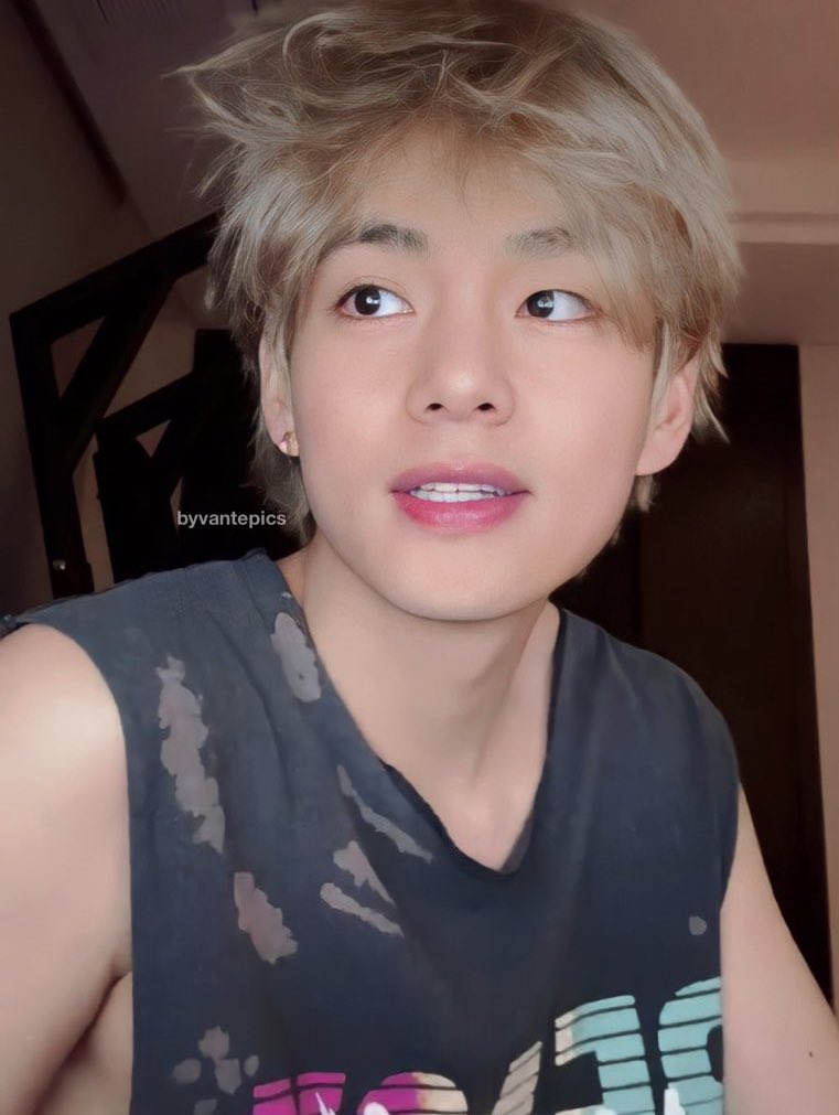 byvantepics's tweet photo. 500 replies 1.5K rts 

i vote for #V at #2024MAMAVOTE https://t.co/xiNI4bG20m