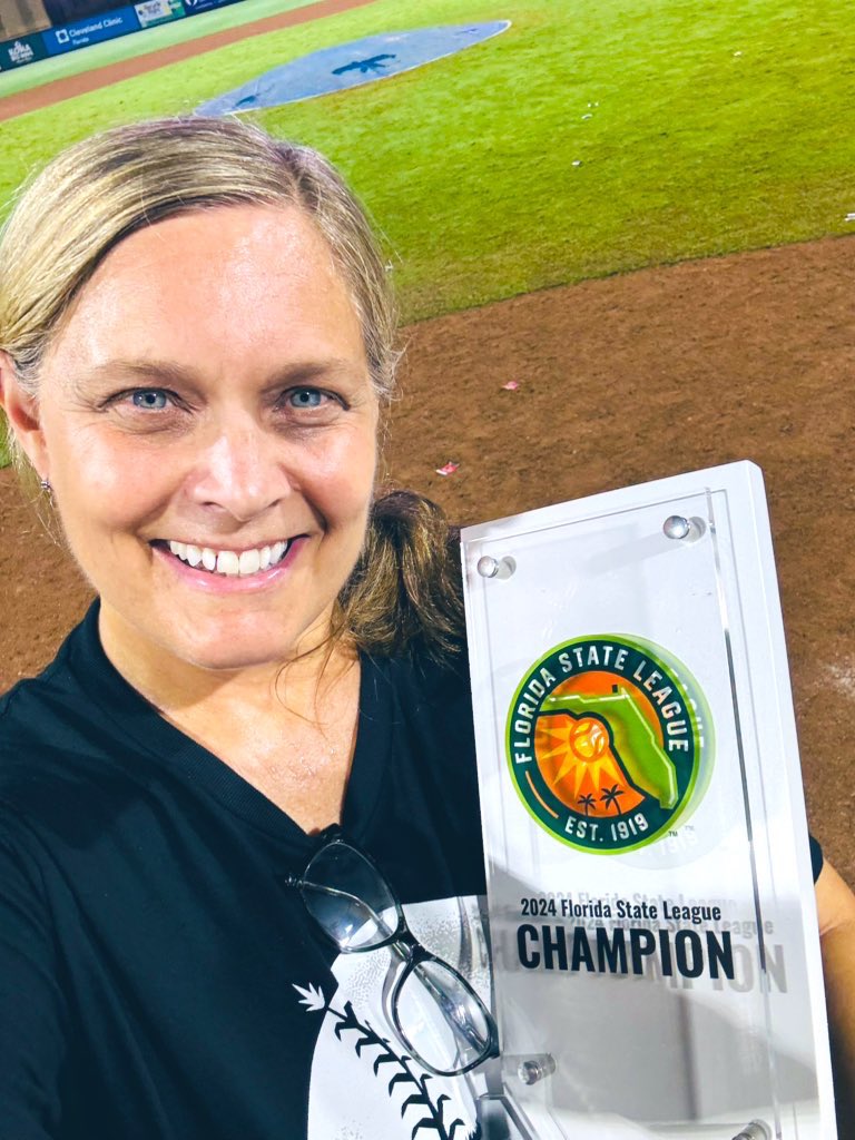 LisaHPride's tweet image. History! 🏆 🏆
For the 1st time ever, the FSL Championship 👑 has been won in back-2-back years by a team that plays in Jupiter, FL.
2023 - Jupiter Hammerheads
2024 - Palm Beach Cardinals
I feel so lucky to be a small part of this. Congrats, Beach Birds & Hammerheads