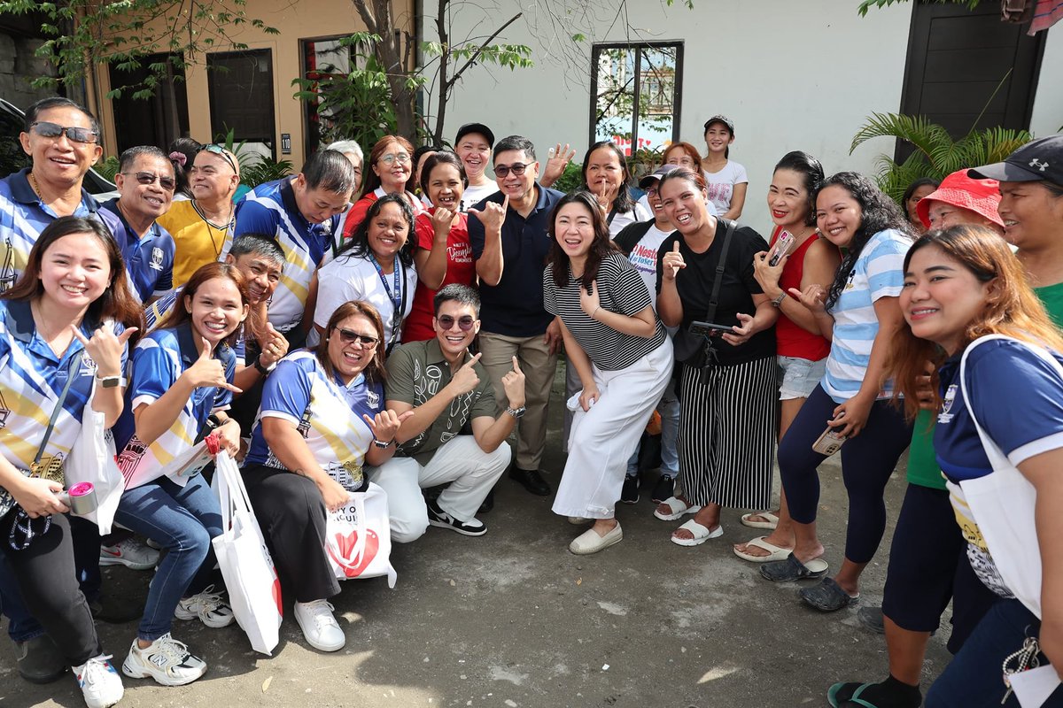 IloveTaguig1's tweet photo. Back-to-back Lโค๏ธVE Caravan sa Brgy Ligid at Brgy Pinagsama!
Thank you sa walang kapagurang pag-ikot ng buong Caravan Team sa ating #Probinsyudad upang maghatid ng libreng serbisyo.
#TransformativeLivelyCaringCity
#ILoveTaguig
#TeamTLC https://t.co/IErVkqyxqs