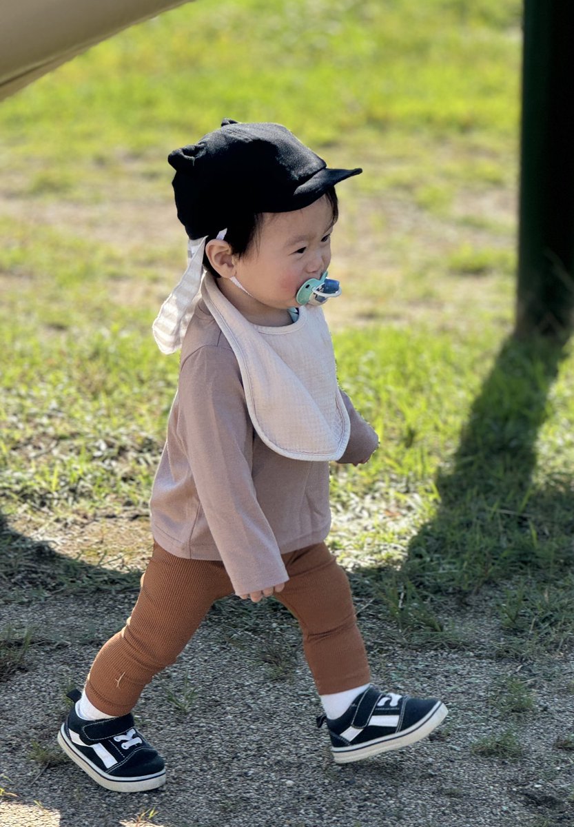 gonchan1203's tweet photo. 1歳1ヶ月の歩き方じゃない😮‍💨👶🏻
かわいすぎいいいいい https://t.co/r4tH1A52gG